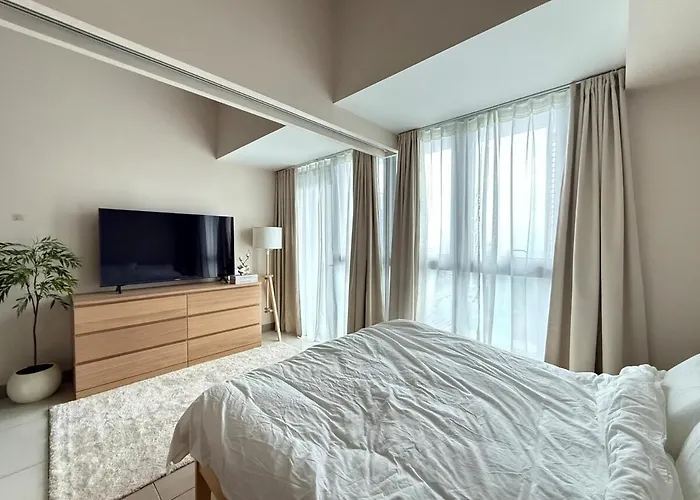 아파트 Uptown